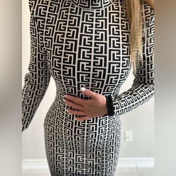 Black and fit very tight fitting midi dress - Picture 2 of 6